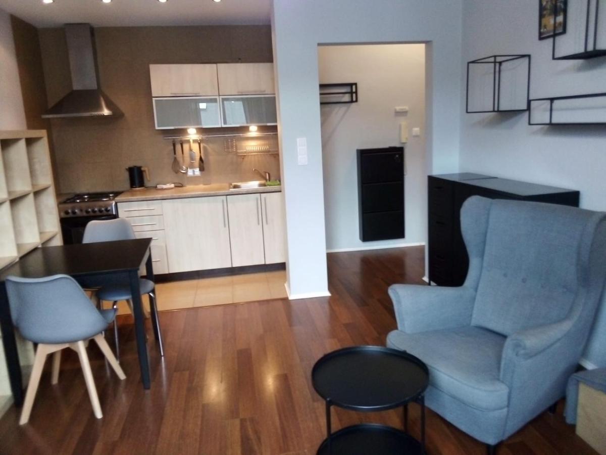 Art Dreams Apartament Chmielna 14 وارسو المظهر الخارجي الصورة